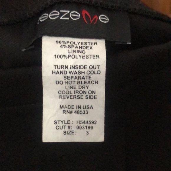 Black bell sleeved cocktail dress. JR sz 3. Mid thigh. Back zip. Worn 1x - Picture 4 of 5